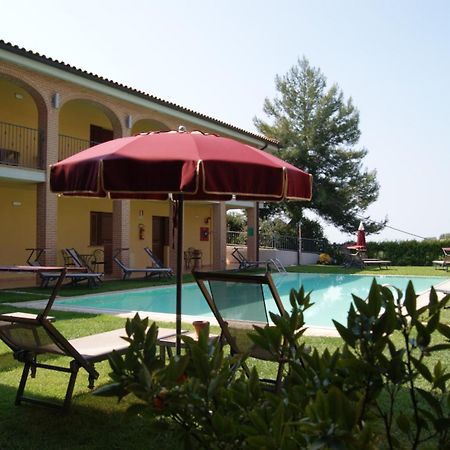 Hotel Ristorante Le Querciolaie Dei Ricci 폰테블란다 외부 사진