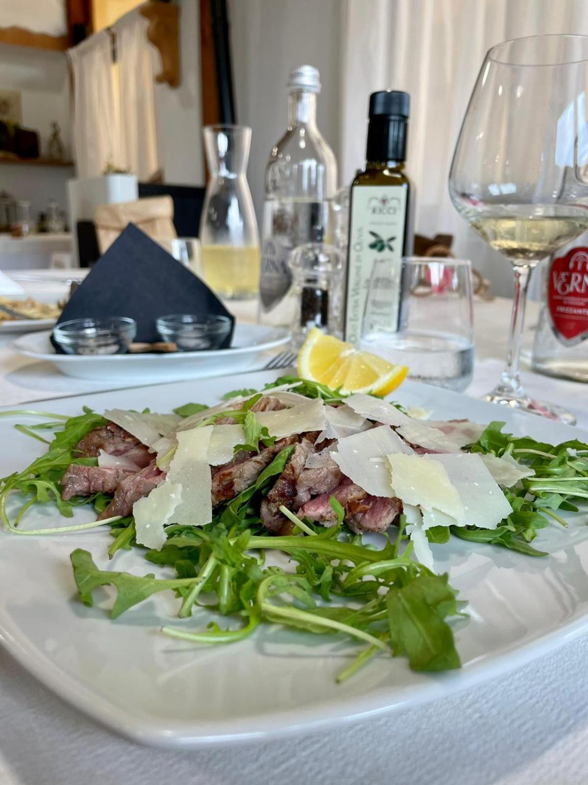 Hotel Ristorante Le Querciolaie Dei Ricci 폰테블란다 외부 사진