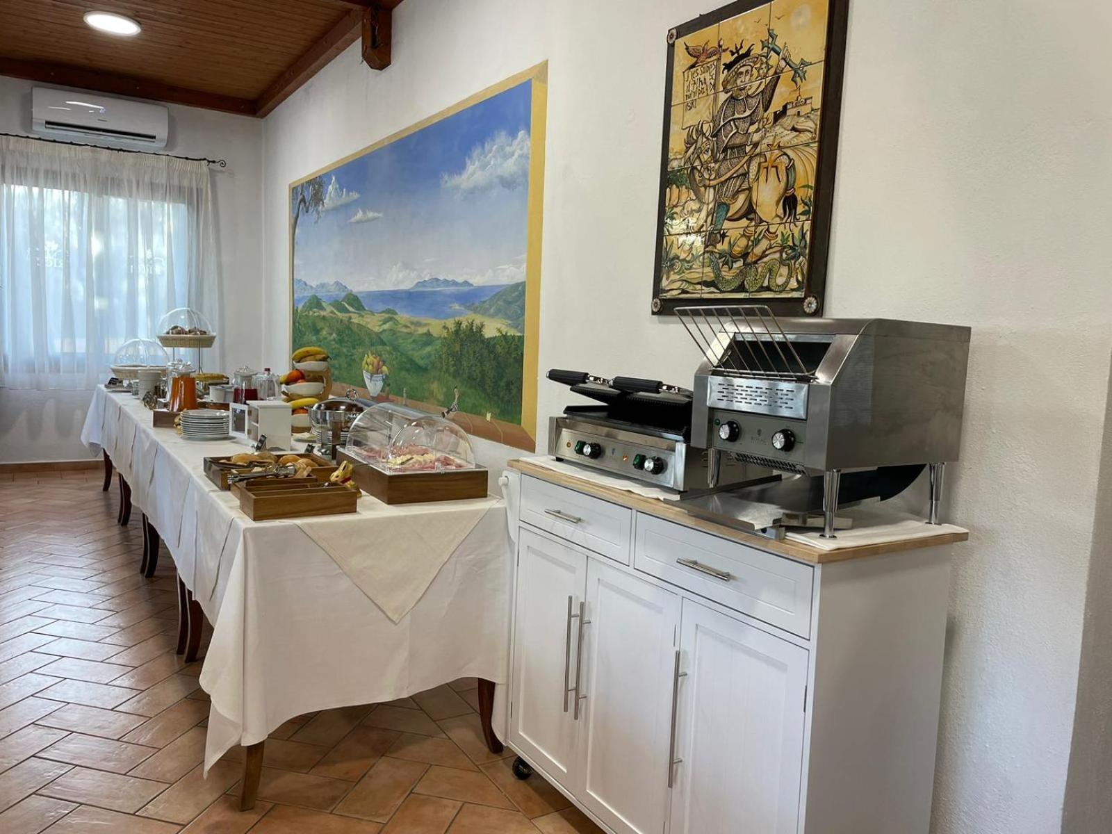 Hotel Ristorante Le Querciolaie Dei Ricci 폰테블란다 외부 사진